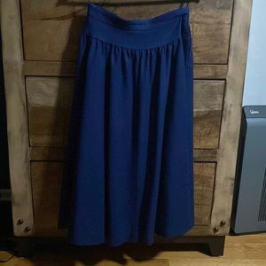 Guy Laroche stunning 100% wool skirt.